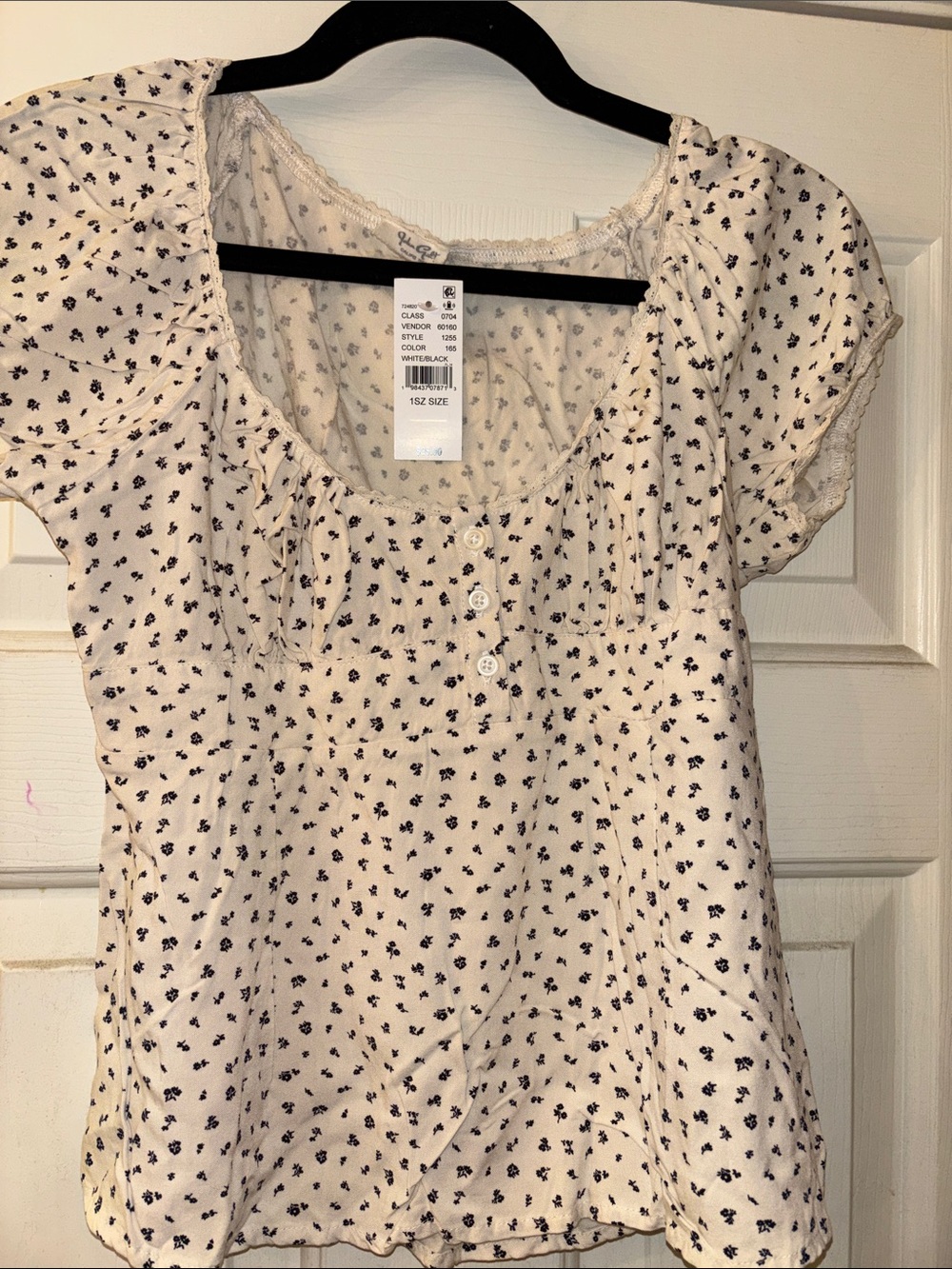 Women’s Cream Short-Sleeve Peasant Top with Navy Floral Print Small NWT
